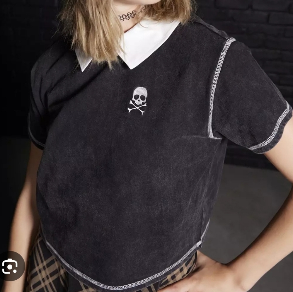 Cropped collared tee